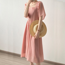 女士天丝粉色连衣裙2024新款洋气感法式方领收腰裙子女夏季