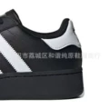 Black gold label (thick bottom)