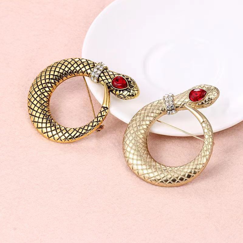 Elegant Simple Style Animal Alloy Unisex Corsage display picture 3