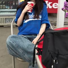 アメリカのレトロなギャルのアルファベットのプリントの透かし彫りのtシャツの女性の夏の新型のゆったりしています。