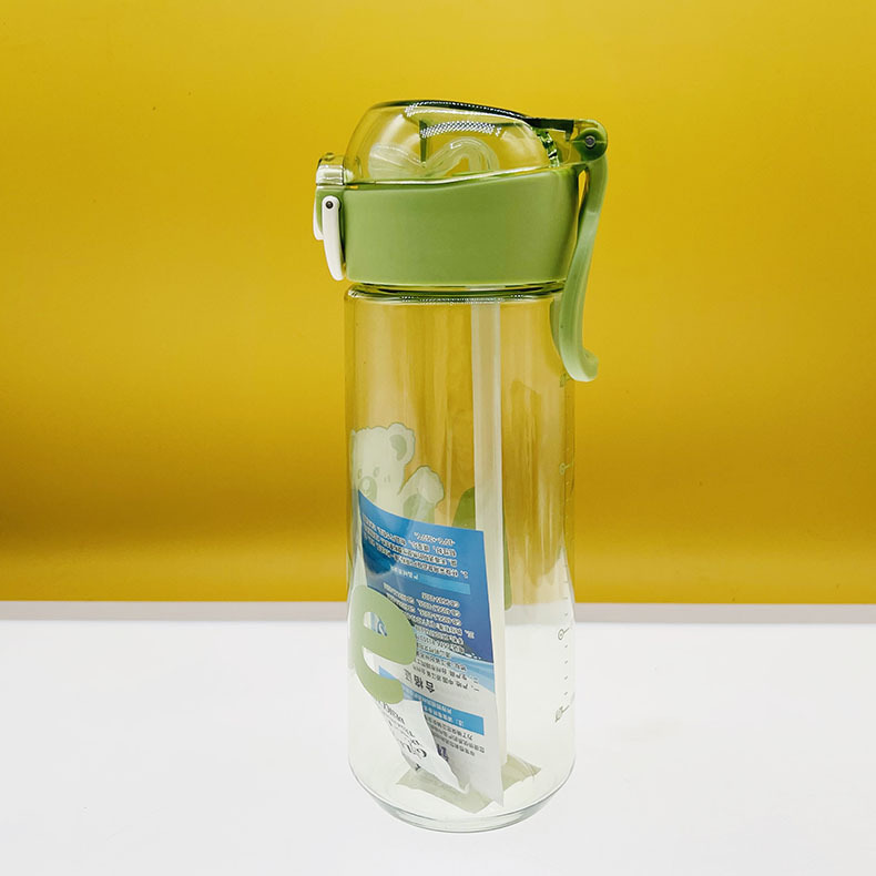 Fábrica personalizada Yitong cinturón de mano para niños escala de alto valor de visualización taza de alumno taza de paja de chicas taza de plástico fabricante de taza