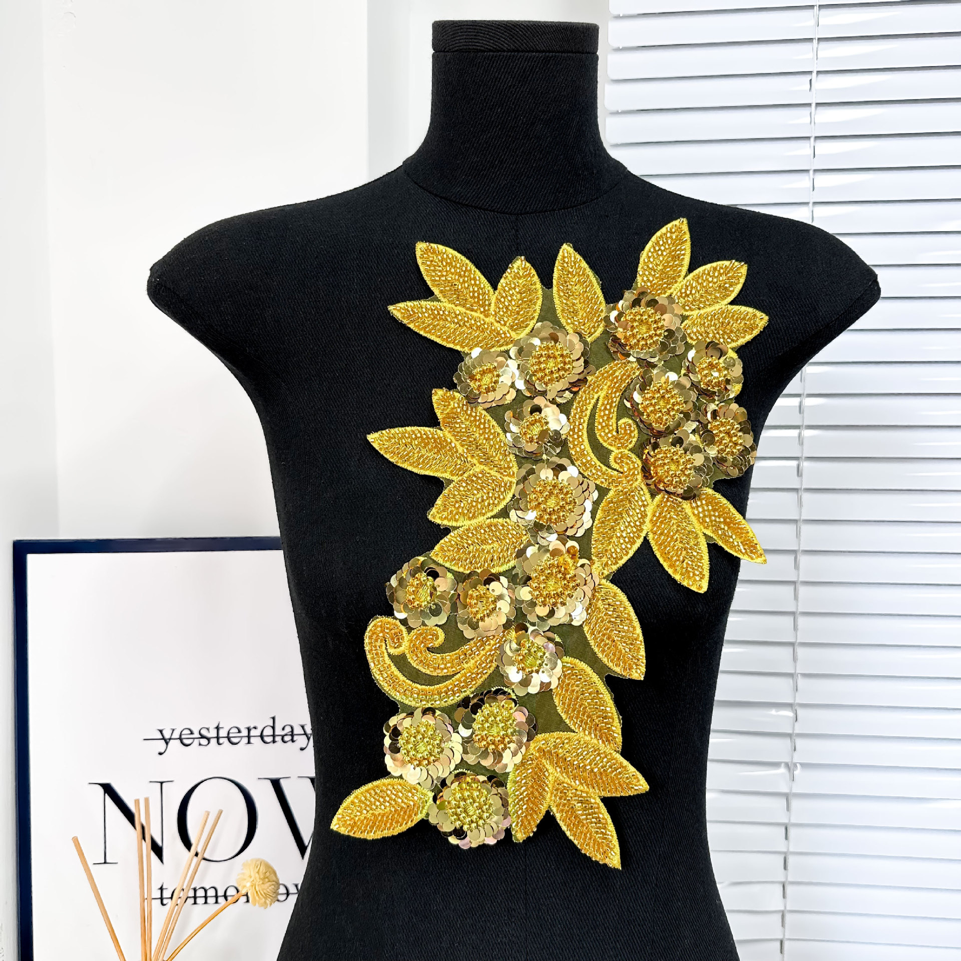 Nuevo transfronterizo de la industria pesada clavos cuentas cuentas sequillas flor tridimensional encaje vestido de boda vestido vestido de rendimiento vestido pegatinas de flores