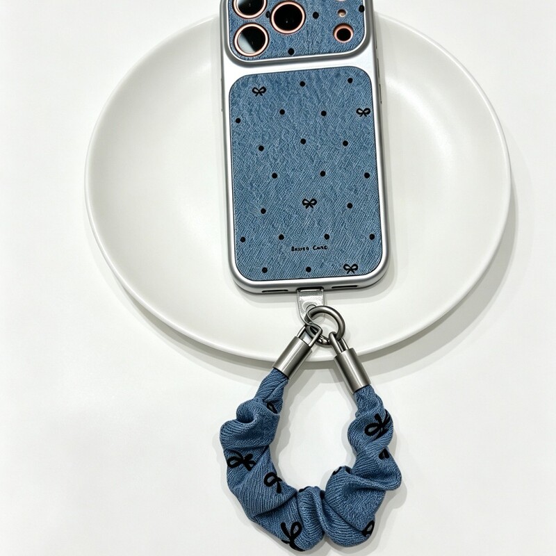Exquisite denim heart-shaped bow wrist strap mobile phone lanyard, ins-style long crossbody phone chain Exquisite denim heart-shaped bow wrist strap mobile phone lanyard, ins-style long crossbody phone chain