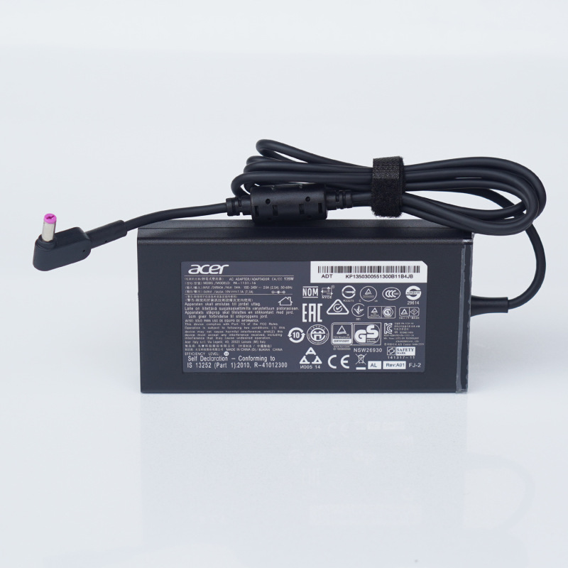 Suitable for Acer Pa-1131-16 Shadow Knight 2/3 Laptop Power Supply 19V7.1A Adapter 135W Suitable for Acer Pa-1131-16 Shadow Knight 2/3 Laptop Power Supply 19V7.1A Adapter 135W