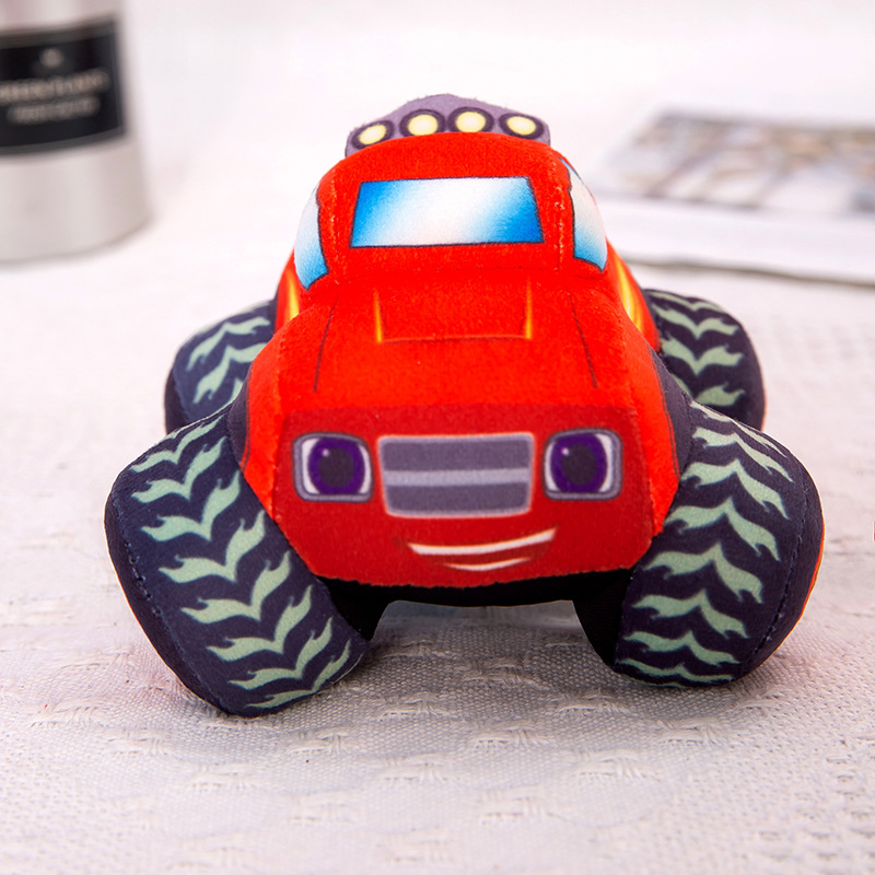 車のぬいぐるみの子供の漫画の小さい車のぬいぐるみの誕生日プレゼントの機関車の置物は小さい車をシミュレーションします。