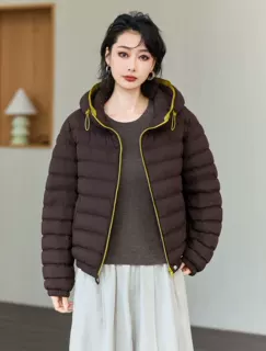 2026新款连帽轻薄羽绒服女短款显瘦排骨纹90白鸭绒保暖外套