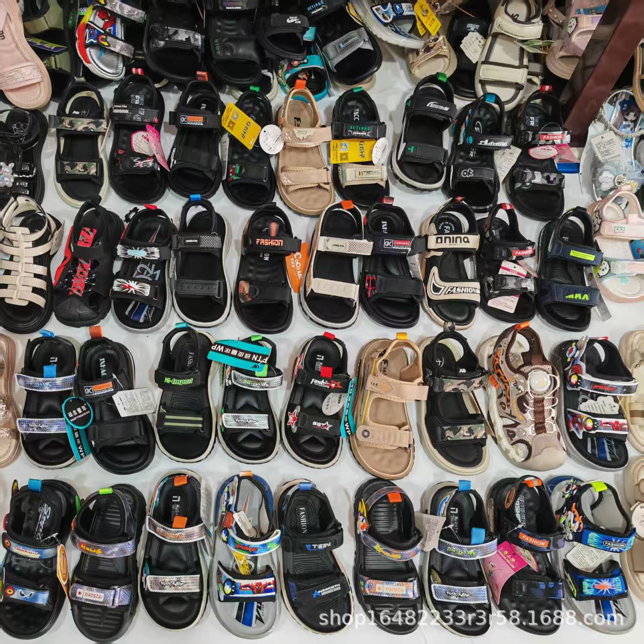 Boys' Sandals, Summer Soft-Soled Non-Slip Children's Shoes, Ultra-Light, Medium and Large Children's Sports Sandals, Boys' Student Sandals Wholesale