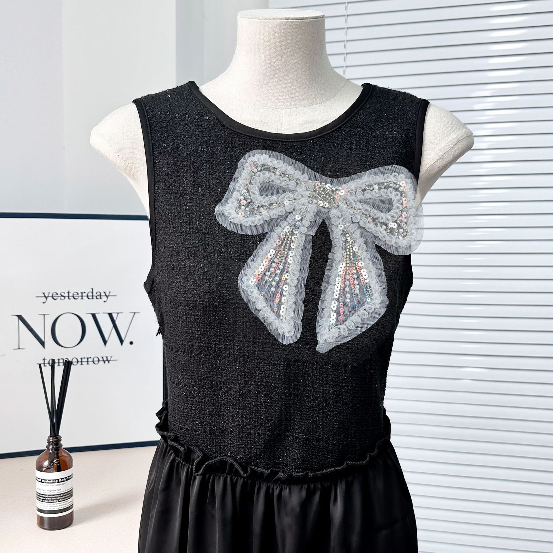 Perlas de alta calidad de color de moda de ropa de mujer accesorios de ropa infantil joyas de tela nueva computadora bordado de perlas al por mayor image 3