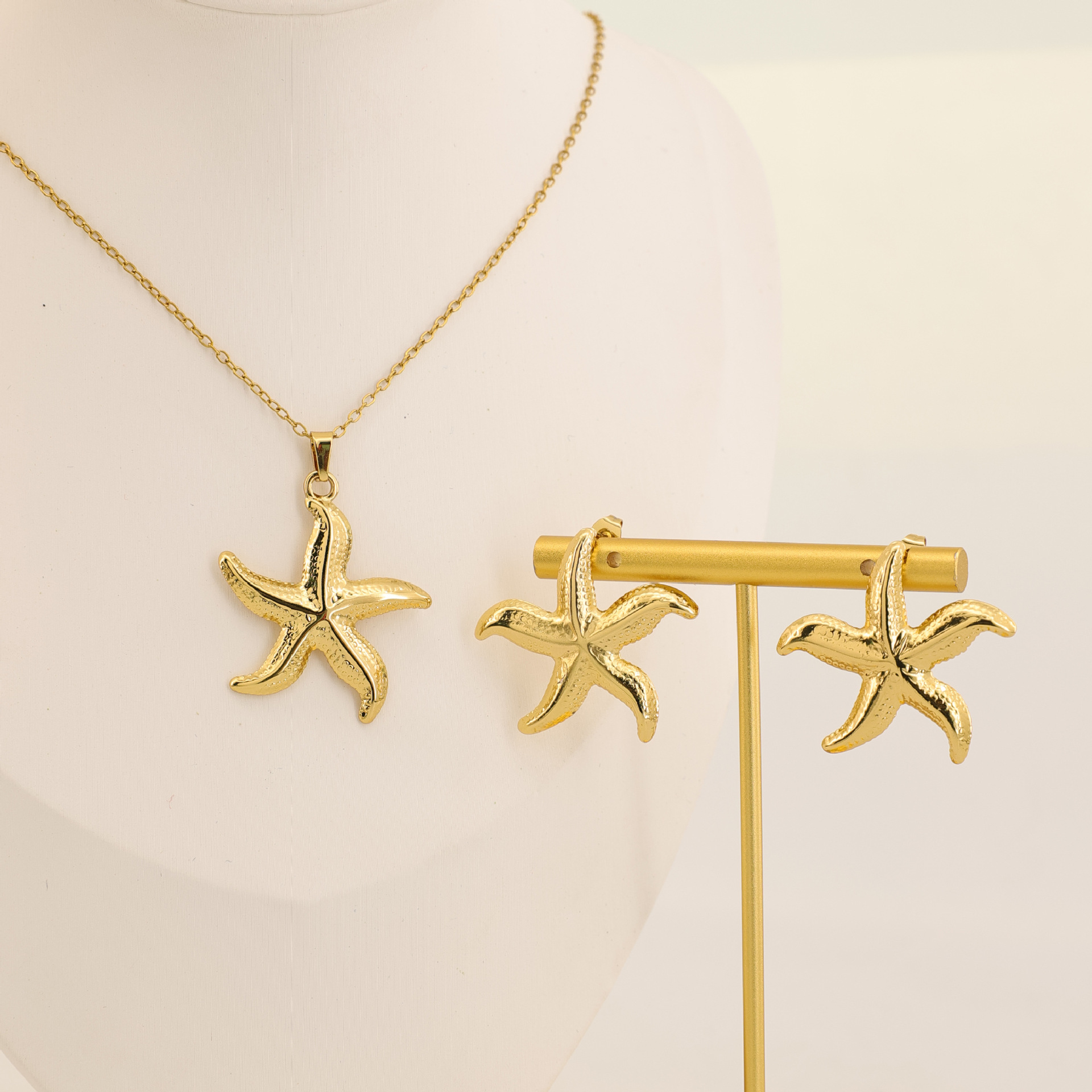Exquisite Irregular Luxury Creative Polygonal Geometric Leaf Texture Flower Heart Earrings_voghion.com