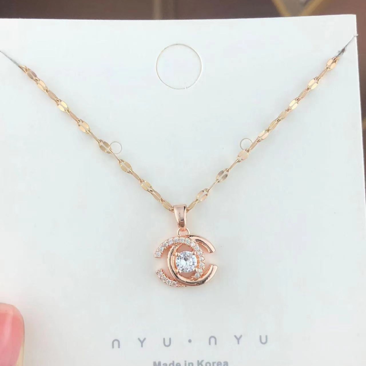 Lovskaya titanio acero collar q006 Luz de lujo Super Hada titanio acero doble C ZIRCON collar