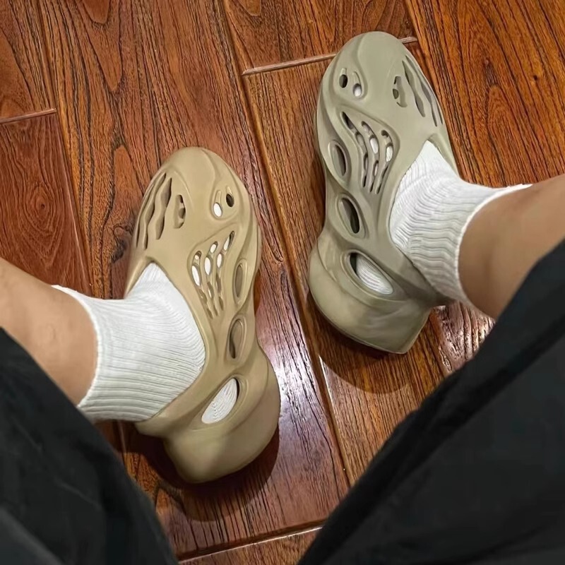 Yezi Yeezy Coconut Croc Shoes Men's Summer Outerwear Eva Thick-Soled Outdoor Casual Baotou Sandals