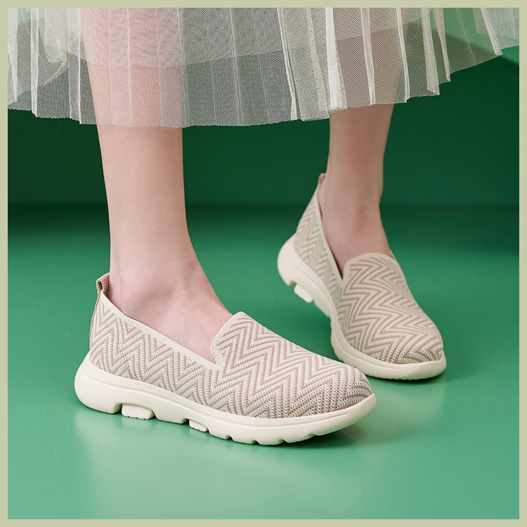 B888-42025 Herbst Winter Neue Licht Kissen Anti-Slip Runde Kappe Mittleren Alters Und Ältere Komfortable Atmungsaktive Flache Schuhe_voghion.com