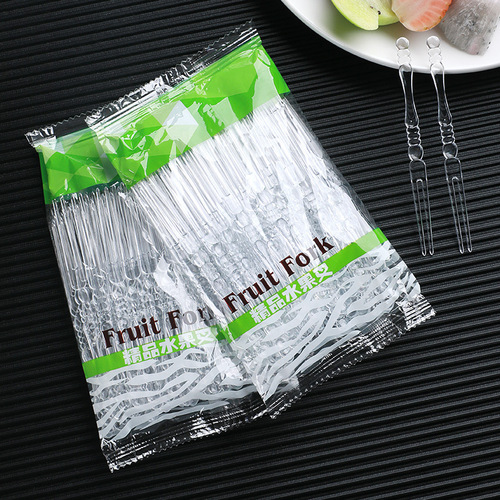 Wholesale disposable fruit spoons household small spoons plastic fruit picks with transparent individual packaging creative heart-shaped spoons