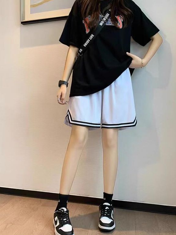 Pantalones cortos deportivos de baloncesto para hombres sueltos de verano de secado rápido de malla americana Ice Silk Beach fitness pantalones cortos para hombres y mujeres