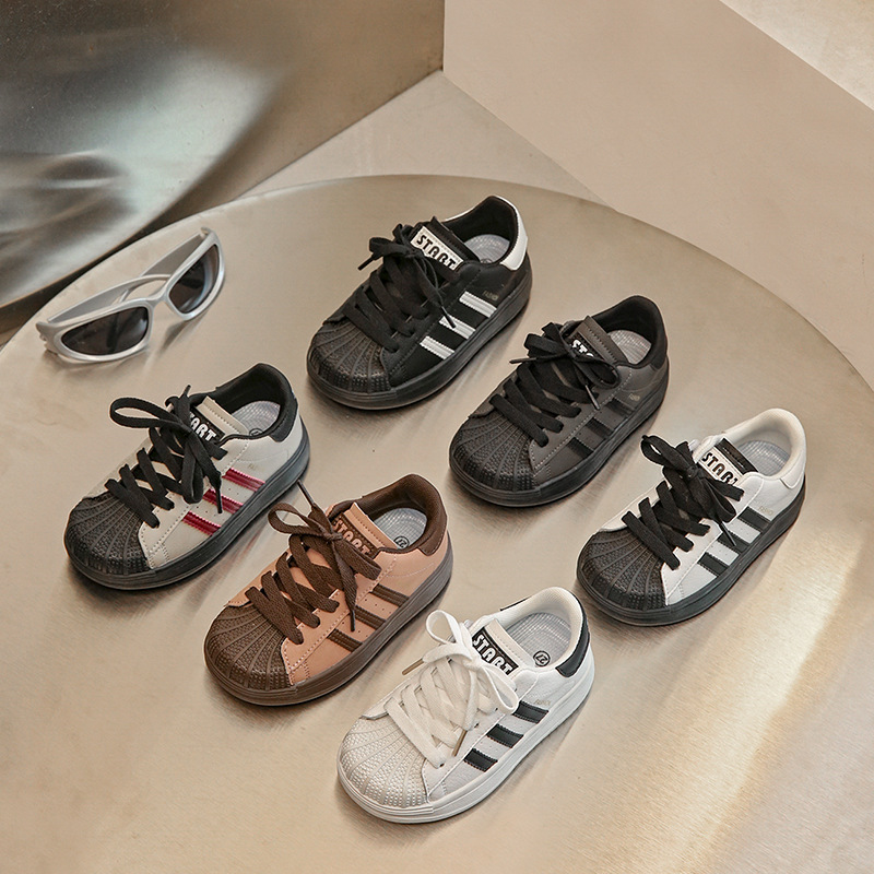Children's sneakers