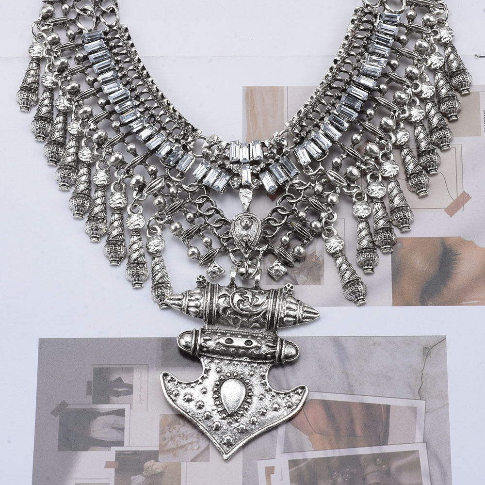 Bohemian Ethnic Style Alloy Diamond Inlaid Clavicle Chain Tassel Retro Necklace