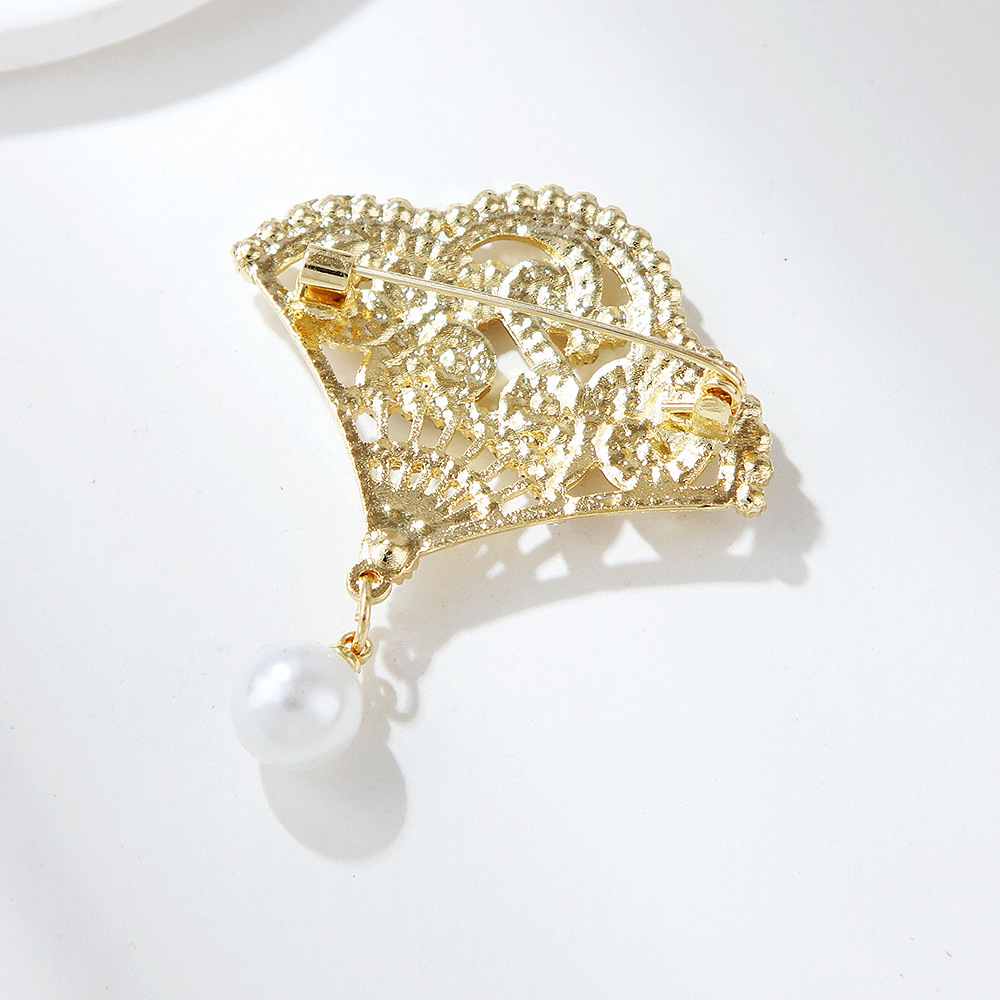 Korean style fashion personality Chinese style fan pearl brooch anti exposure corsage buckle forest series all match temperament female_voghion.com