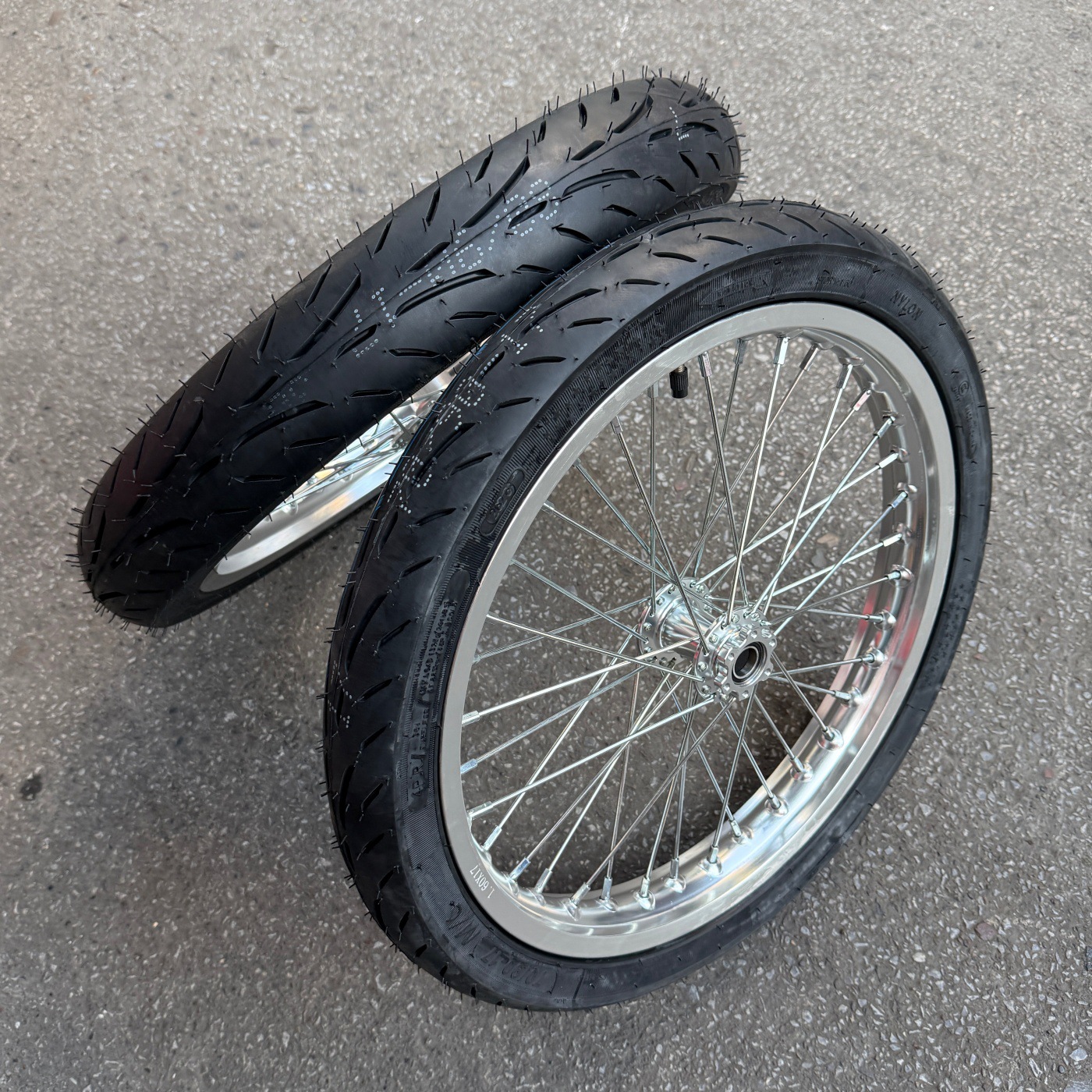 Suitable for Surron Light Bee X modified front 1.60-17 and rear 2.15-17 slick tire wheel set assembly 17inch wheel hub