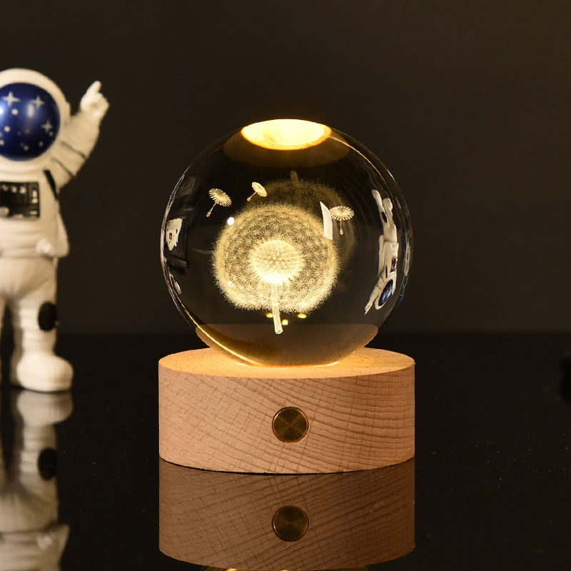 Lámpara decorativa con bola de cristal 3D | Luz nocturna LED con base de madera y grabado de galaxia o luna