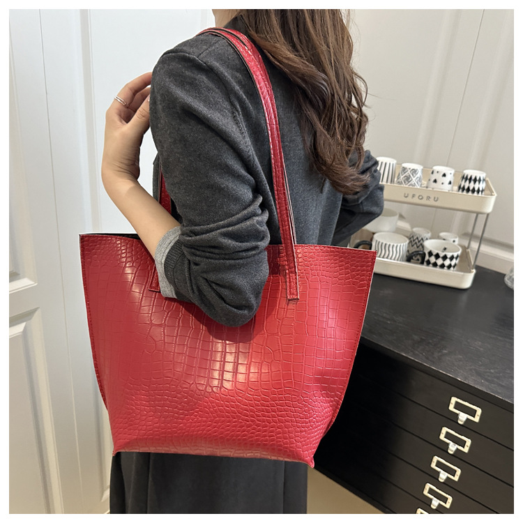 Borsa a secchiello donna con motivo coccodrillo borsa spalla_voghion.com