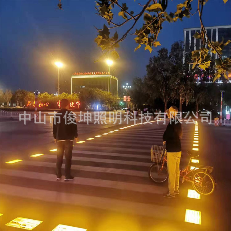 智慧斑马线发光地砖灯交通安全警示灯人行道辅助指示灯