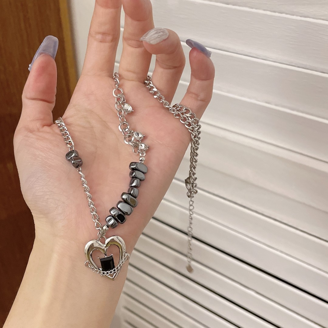 Retro Heart Shape Titanium Steel Plating Pendant Necklace 1 Piece