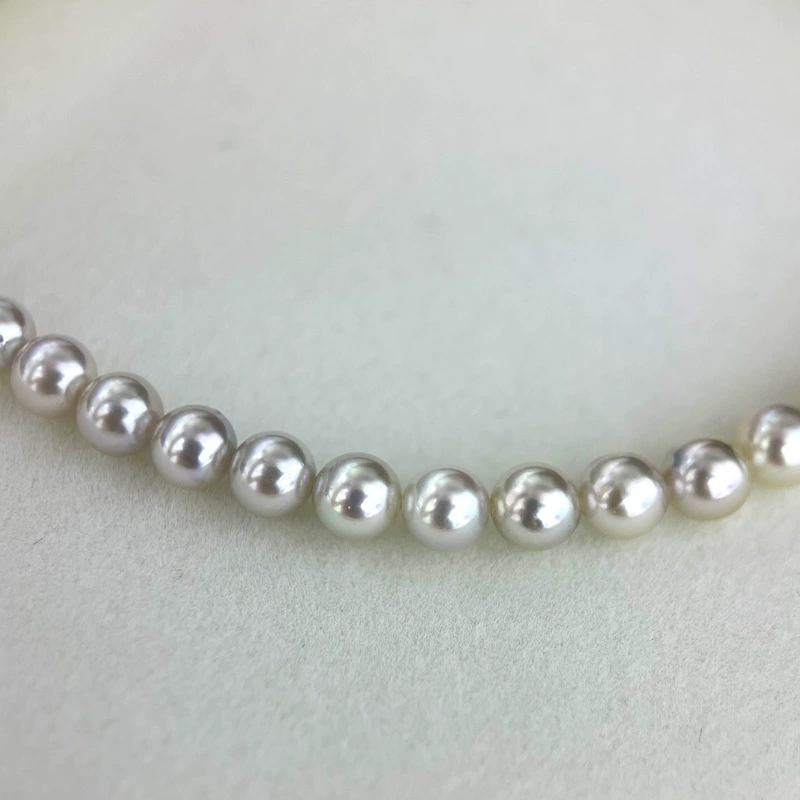 Japanese silver-gray necklace from pearl