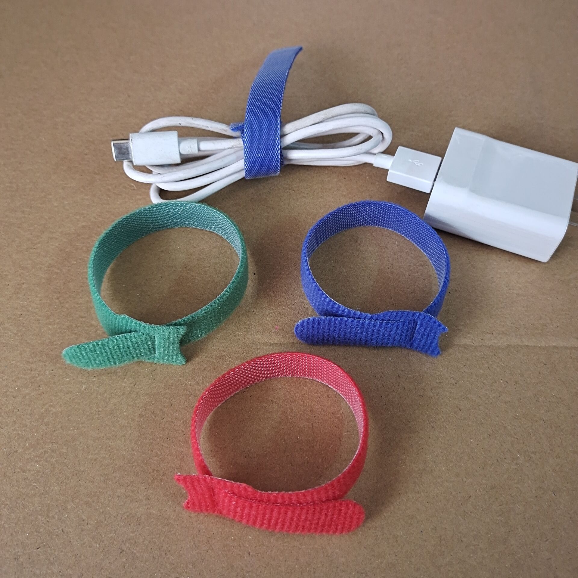 黑白背靠背魔术贴扎带自粘绑带彩色理线带可裁剪收纳数据捆绑扎带