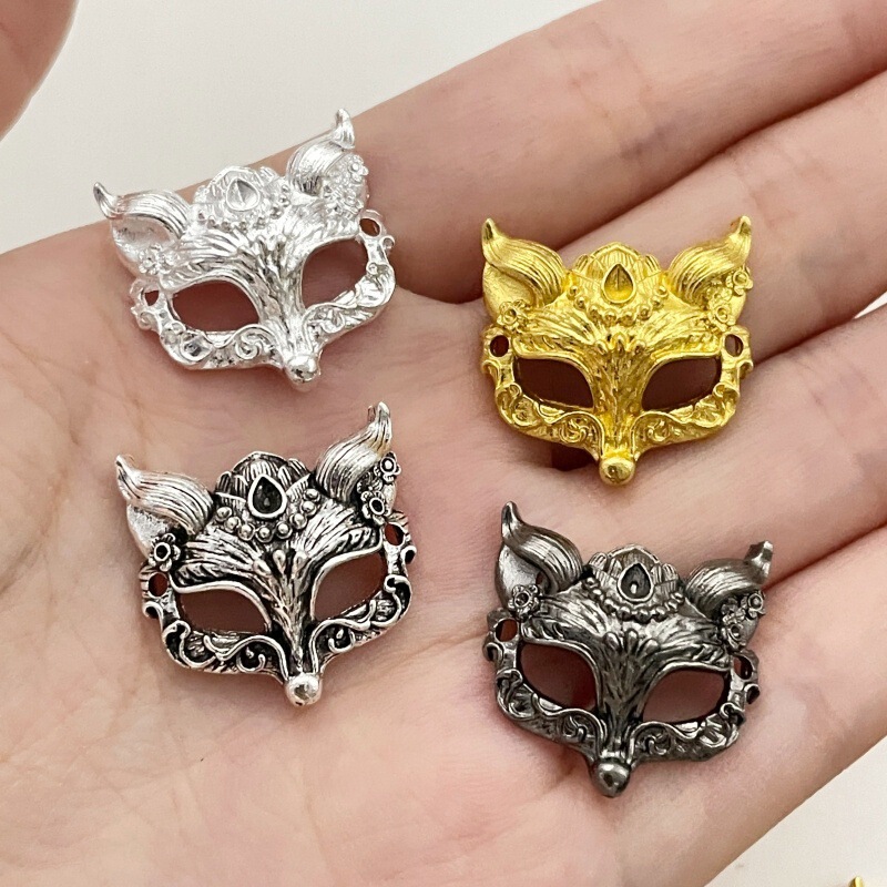 Alloy Double-Hole Fox Mask Pendant Cut Out Fox Pendant Handmade DIY Crystal Bracelet Pendant Jewelry Accessories Alloy Double-Hole Fox Mask Pendant Cut Out Fox Pendant Handmade DIY Crystal Bracelet Pendant Jewelry Accessories