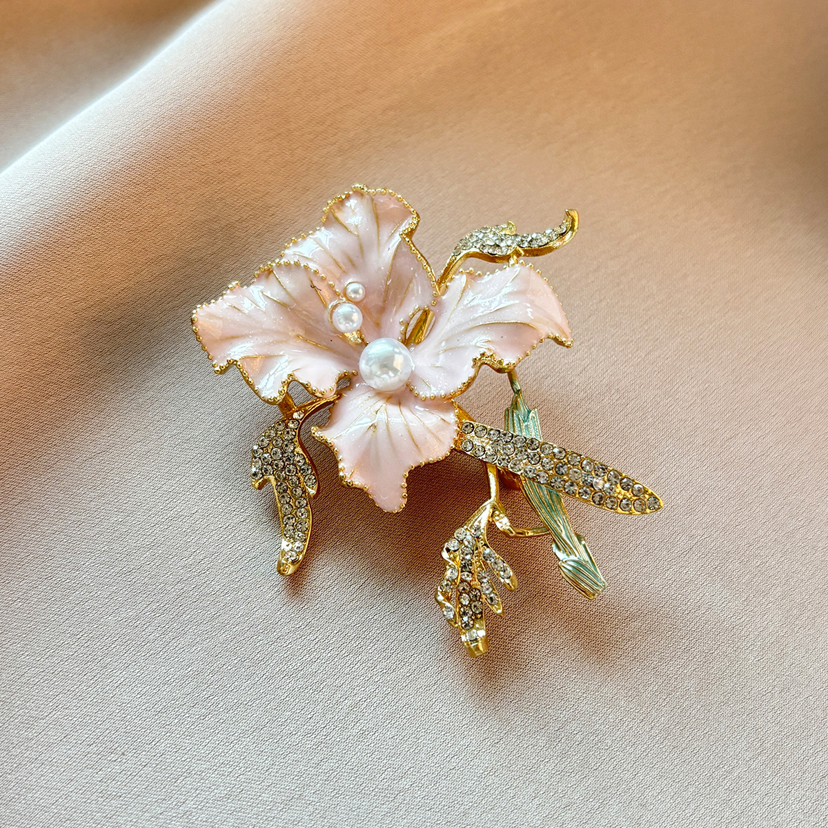 Chinese-Style Pearl Flower Tassel Brooch for Women, Exquisite Rhinestone Enamel Brooch, Retro Suit Qipao Pin, Trendy
