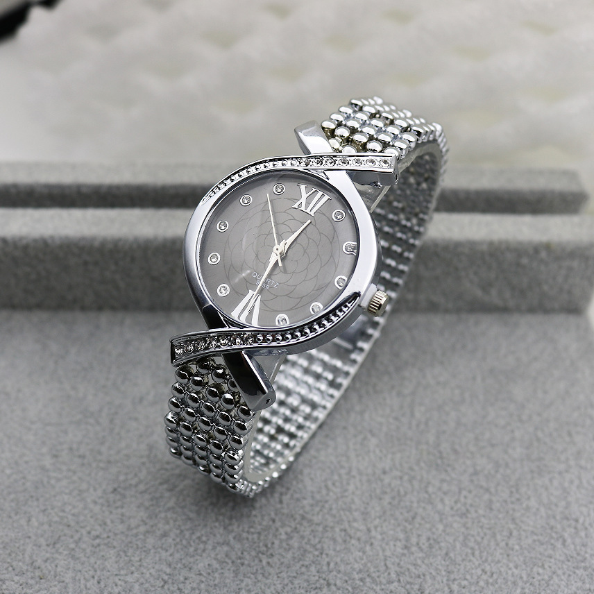 2024 Bracelet Watch Women's Niche High-End Light Luxury Fashion Women's Watch Diamond Casual and Attractive Fashion Bracelet Watch