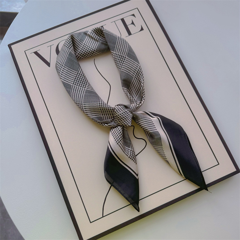 Bufandas de seda para mujeres primavera y otoño bufandas de moda para mujeres bufandas de cuello para maestros y empleados regalos de impresión de lujo ligero