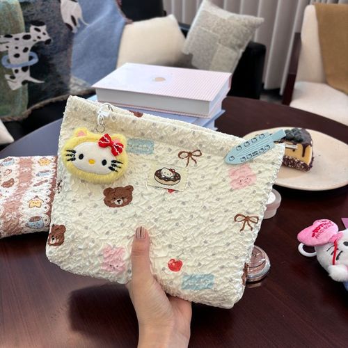 New cute little bear makeup bag for women portable large capacity outing storage bag commuting to work clutch bag
