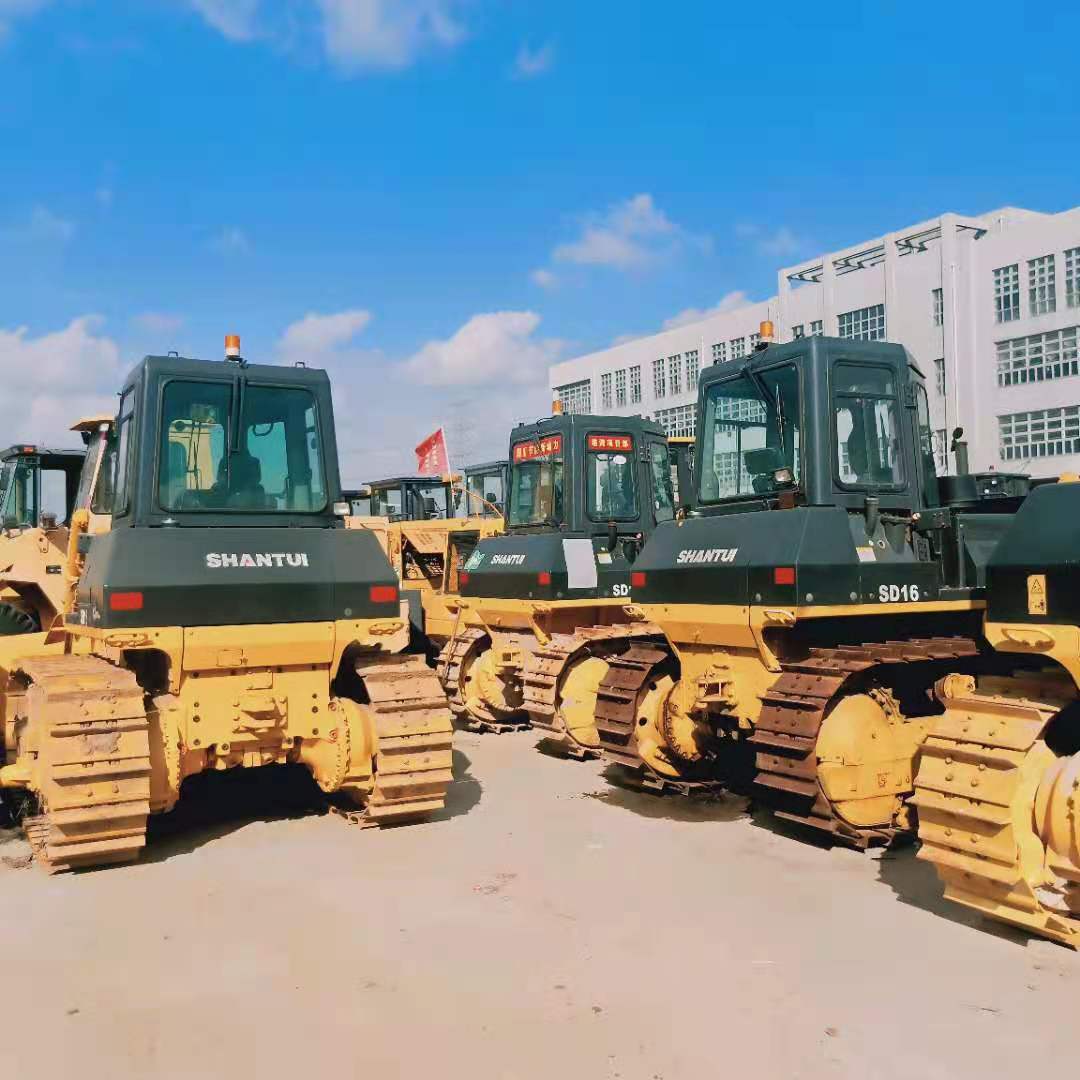 推土机多台16