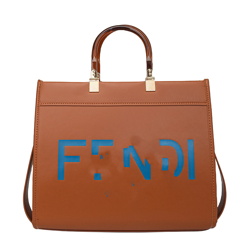 Bolso de hombro transfronterizo para mujer Bolso de mano de diseño de nicho retro europeo y americano al por mayor Bolso de mensajero de gran capacidad de alta calidad