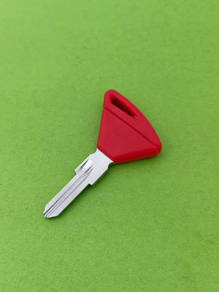 Motorcycle Key Handle Can Be Fitted with a Chip and Short Key Blank, Suitable for Italy, Triumph, Aprilia, Ktm