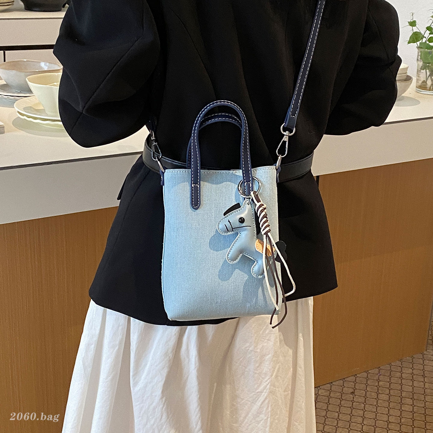 Bucket2026 móvil moda nuevo verano coreano versátil nicho bolso de textura jeans mochila bolso de hombro mujer