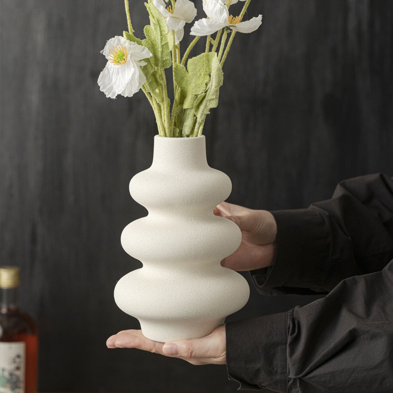 Vaso de cerámica simple moderno en el estilo de la decoración del hogar de alojamiento de la decoración del círculo de la decoración del círculo de un envío gratuito estilo nórdico