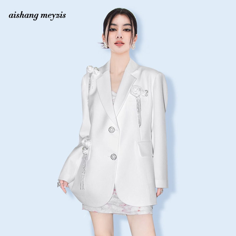 High-end design, unique style, sophisticated blazer with three-dimensional floral tassels, classic casual loose-fitting short jacket for women.