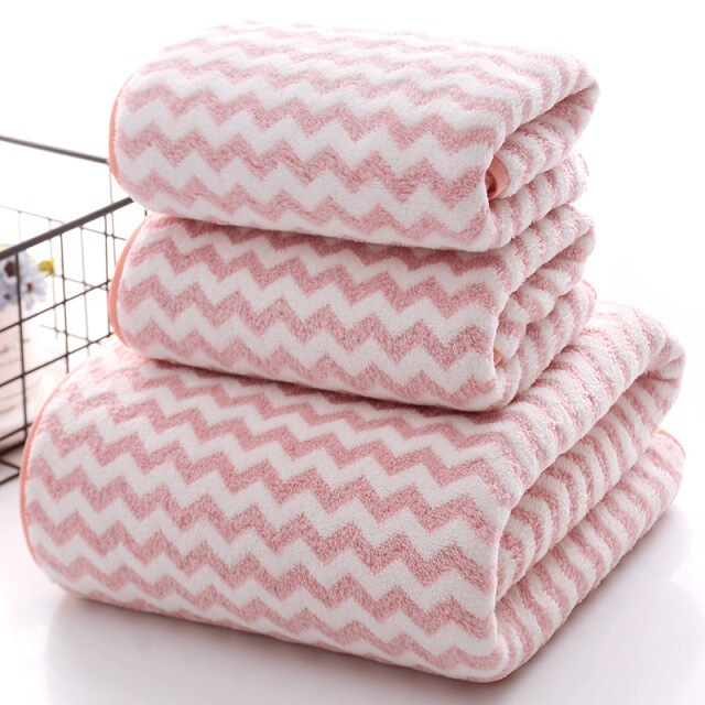 Pineapple Pattern Bath Towel, Soft and Absorbent Coral Fleece Towel Three-Piece Set, Class a Wholesale, Antibacterial, Fluffy and Ultra-Soft Pineapple Pattern Bath Towel, Soft and Absorbent Coral Fleece Towel Three-Piece Set, Class a Wholesale, Antibacterial, Fluffy and Ultra-Soft