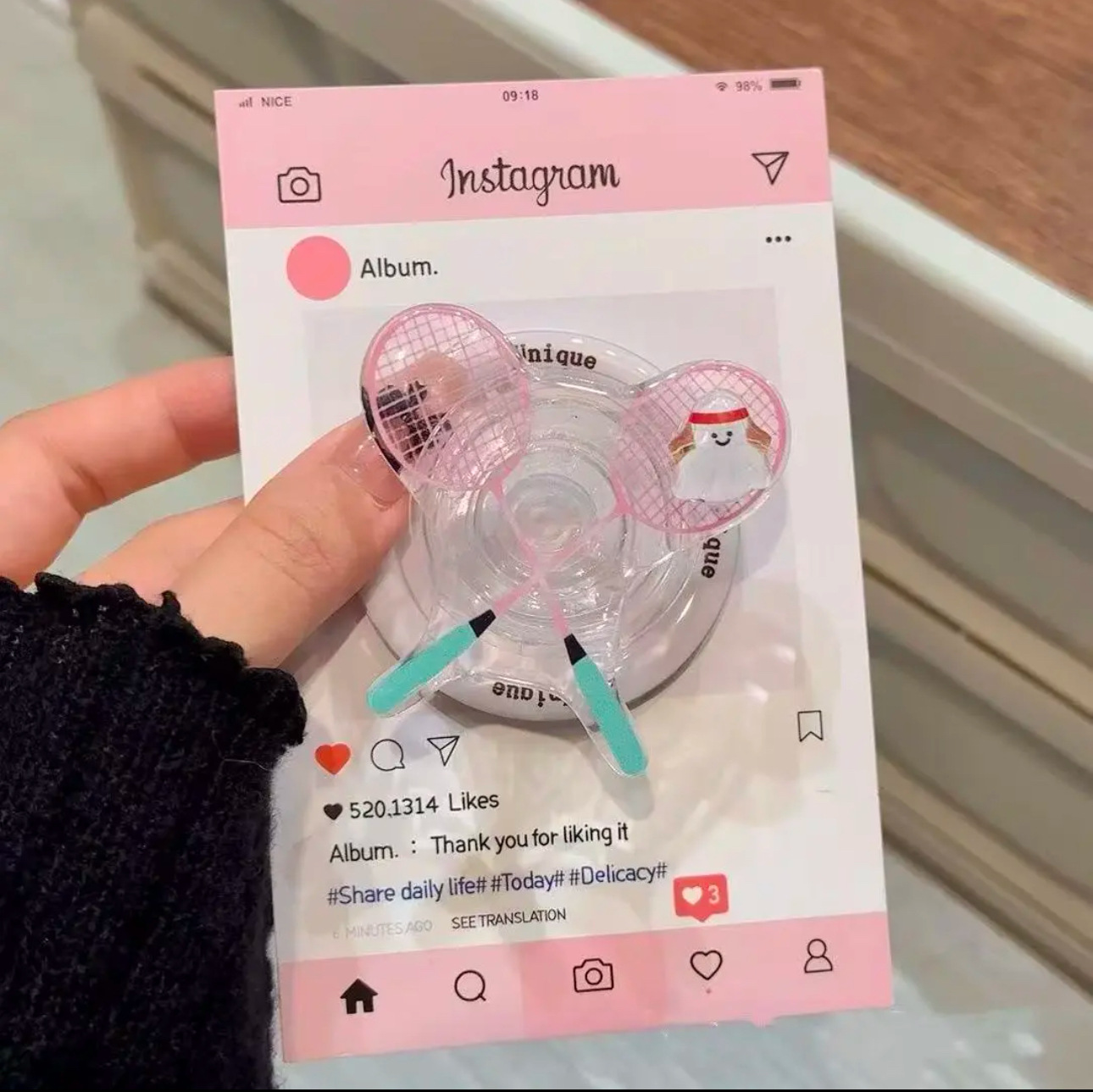 Ins soporte de dibujos animados de succión magnética tenis de mesa lindo soporte de teléfono móvil de bádminton adecuado para perseguir drama hombres y mujeres soporte perezoso