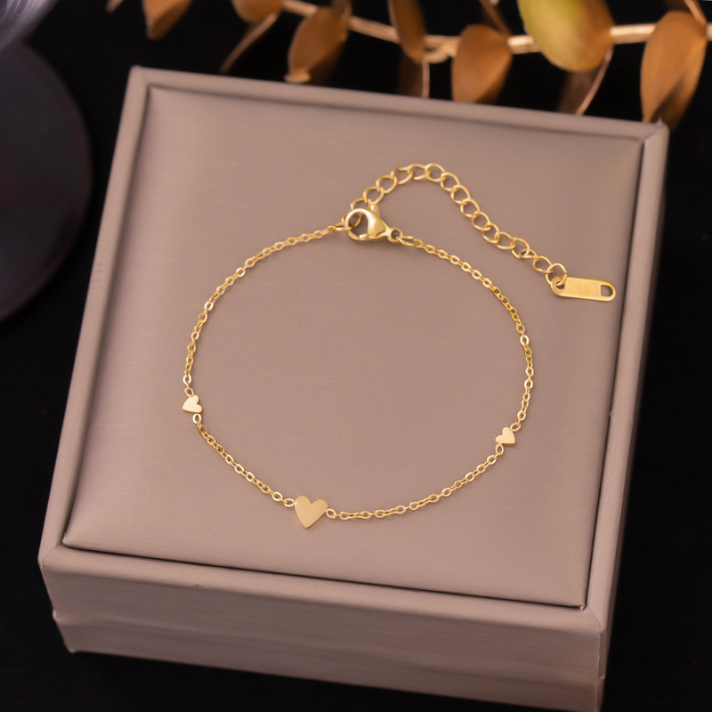 Very small love titanium steel 18K gold bracelet women do not fade small fresh Korean simple jewelry gift wholesale Very small love titanium steel 18K gold bracelet women do not fade small fresh Korean simple jewelry gift wholesale