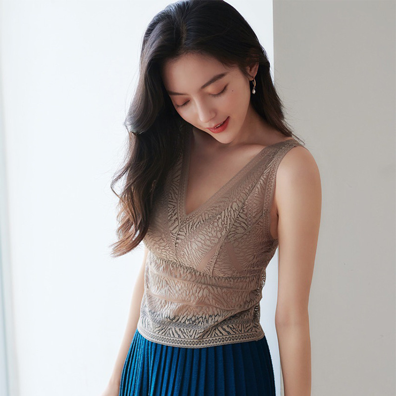 Demeirui's New Full Lace V-Neck Mid-Length Beautiful Back-Wrapped Intimates for Outer Wear Early Autumn Versatile Vest for Women