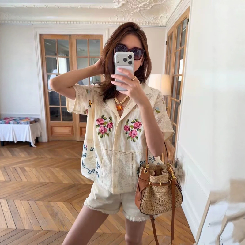 French-Style Niche 26Th Spring/Summer New Vintage Floral Embroidered Lace Cotton Short-Sleeve Turn-Down Collar Loose Shirt Top French-Style Niche 26Th Spring/Summer New Vintage Floral Embroidered Lace Cotton Short-Sleeve Turn-Down Collar Loose Shirt Top