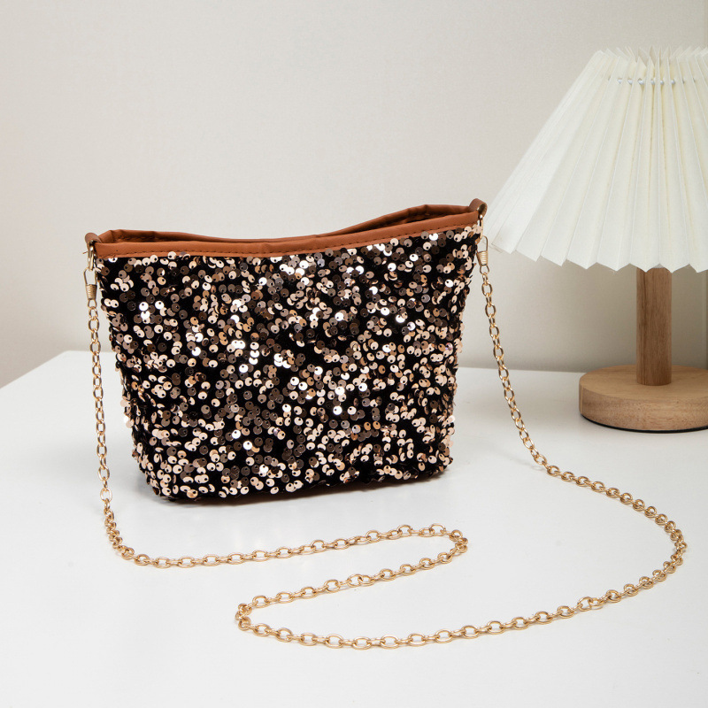 Bolsas de diafragma de moda cool para mujeres verano 2025 nueva moda de mano de cena nicho cadena de brazo bolsas de mochila image 12