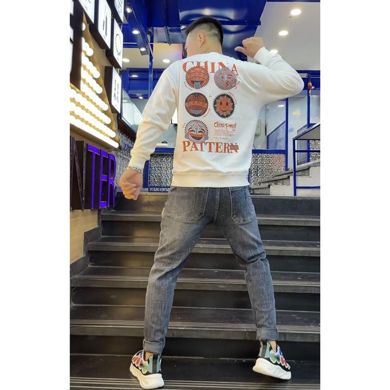 Männer in Guards 2022 Herbst Neue Smiley Gesicht Langarm Mode Lose Pullover Mantel Kwai Net Rot Rundhals Kleidung_voghion.com