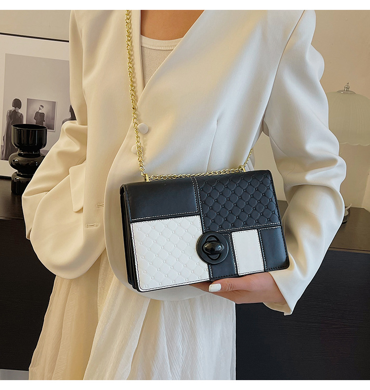 Piccola borsa a tracolla quadrata con catena borsa elegante_voghion.com