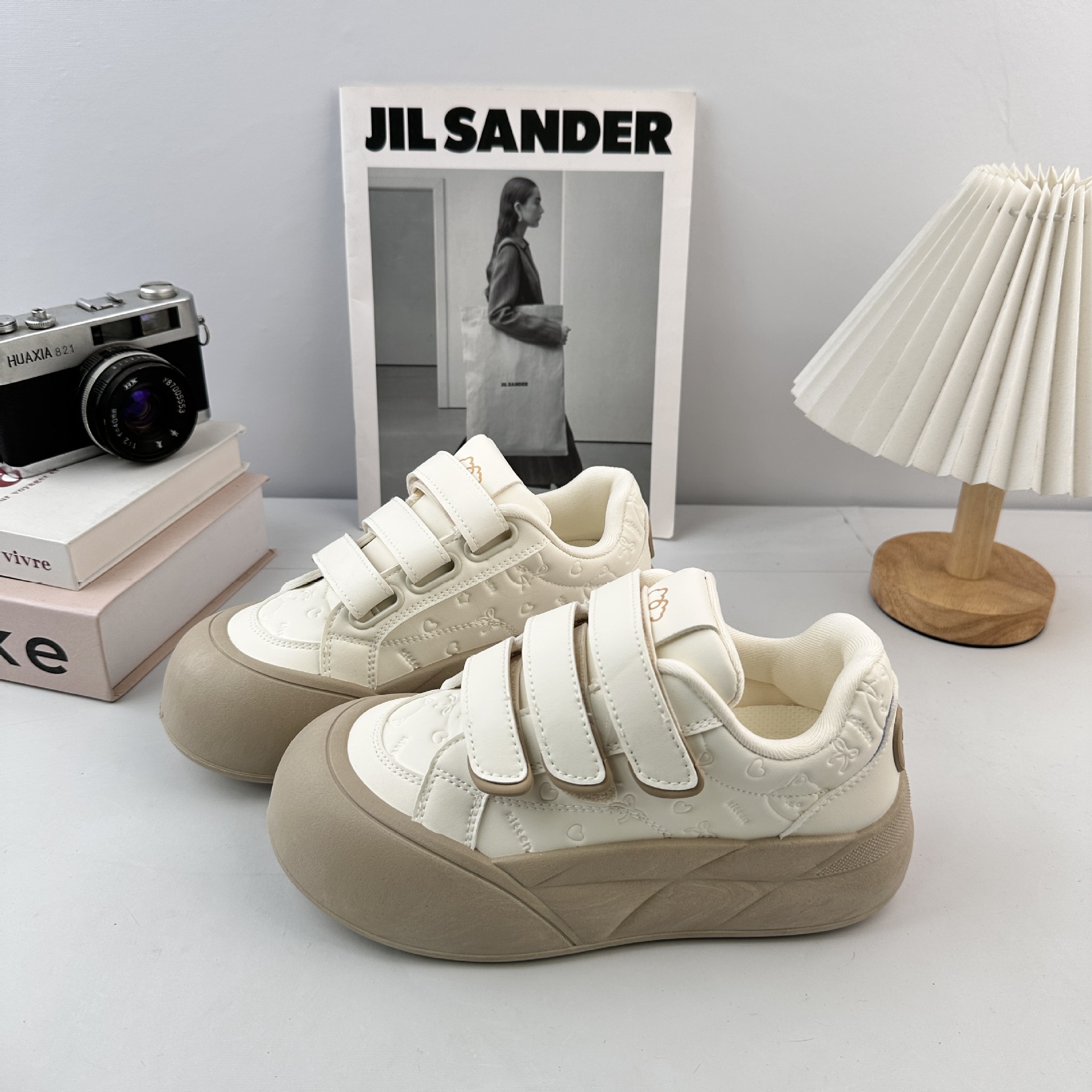 Farwave Velcro zapatos blancos 2025 otoño nuevo chic nicho coreano zapatos de banquete zapatos bolsas de pan