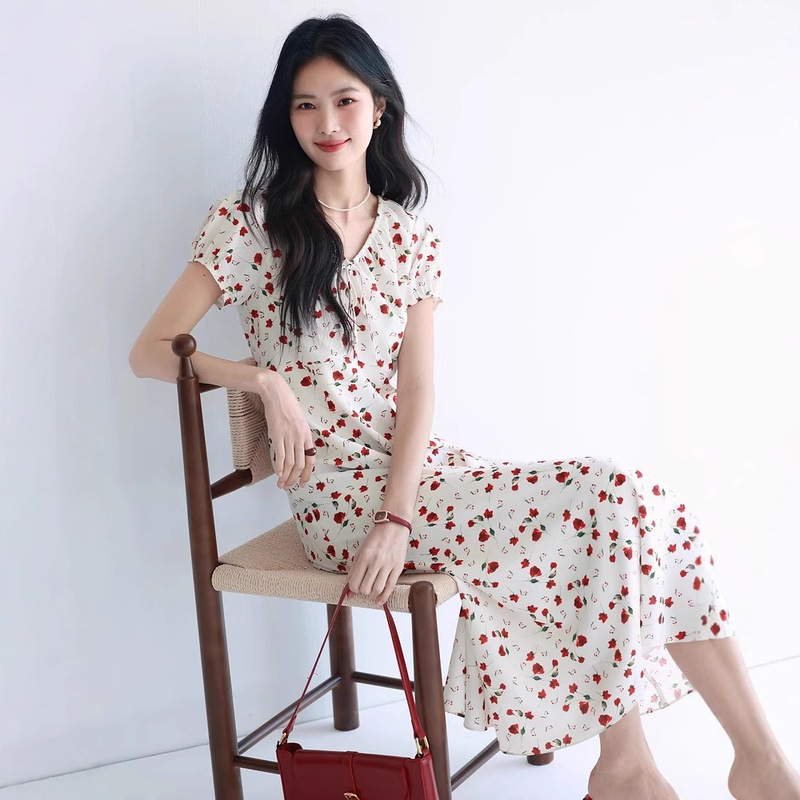 Yi-Style V-Neck Floral Dress for Women, 2026 Summer New Style, Elegant Holiday Tea Break Dress 1g4993231 Yi-Style V-Neck Floral Dress for Women, 2026 Summer New Style, Elegant Holiday Tea Break Dress 1g4993231