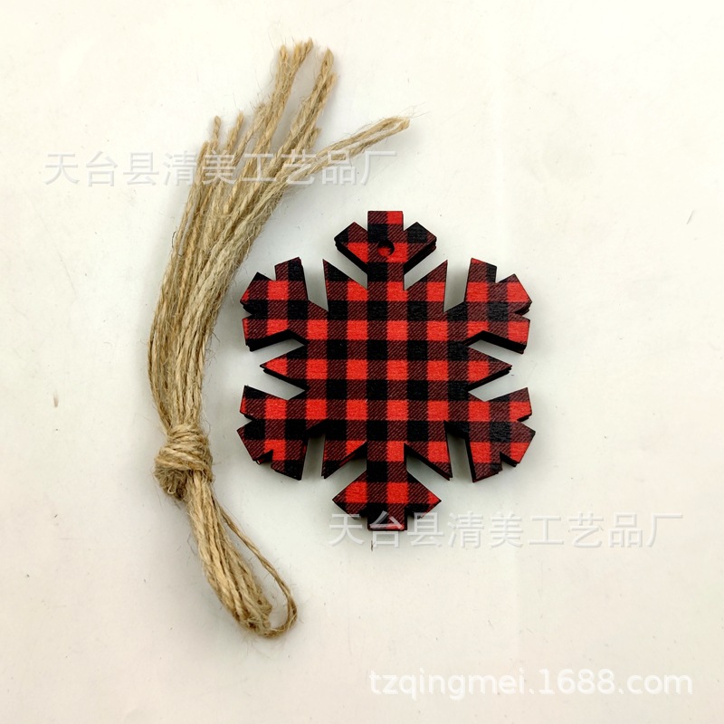 33 rojo y negro Plaid SERIE DE Navidad madera chips colgantes decorativos de Navidad se pueden combinar libremente con 10 piezas en un paquete